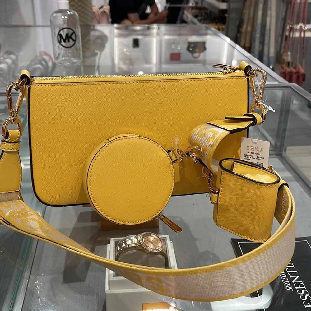 MICHAEL KORS JET SET TRAVEL SMALL SHOULDER CROSSBODY BAG WITH TECH ATTCH AIRPOD - Picture 14 of 16